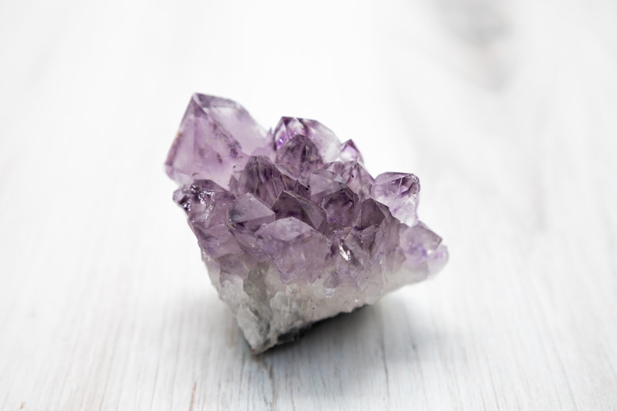Crystalline mineral structures and formations